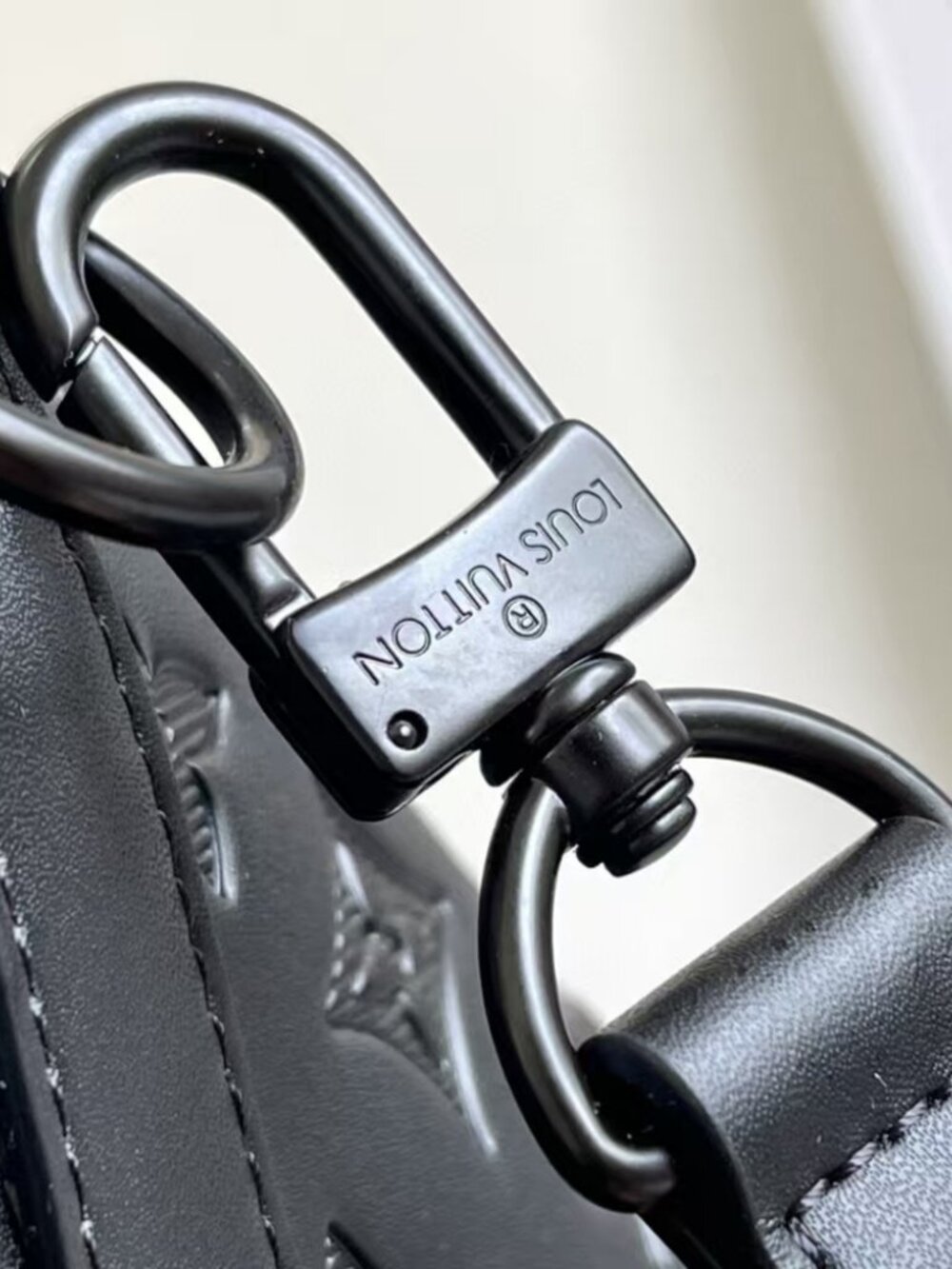 Louis Vuitton Keepall 50 Monogram Shadow Leather - Picture 3 of 9